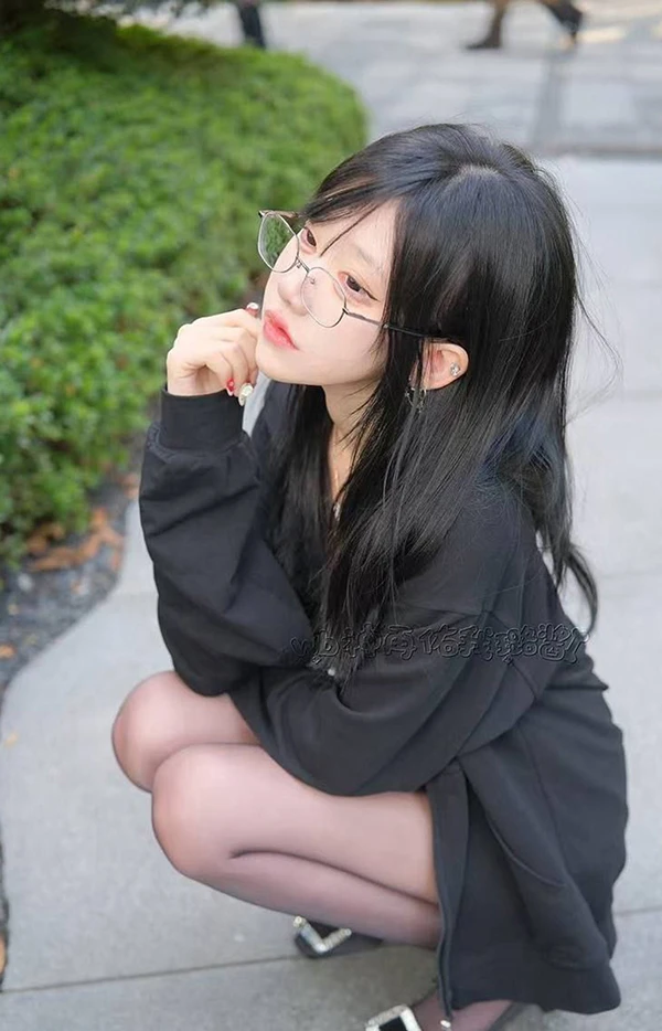 抖音12w粉福利姬@神再佑我璐酱 尺度合集